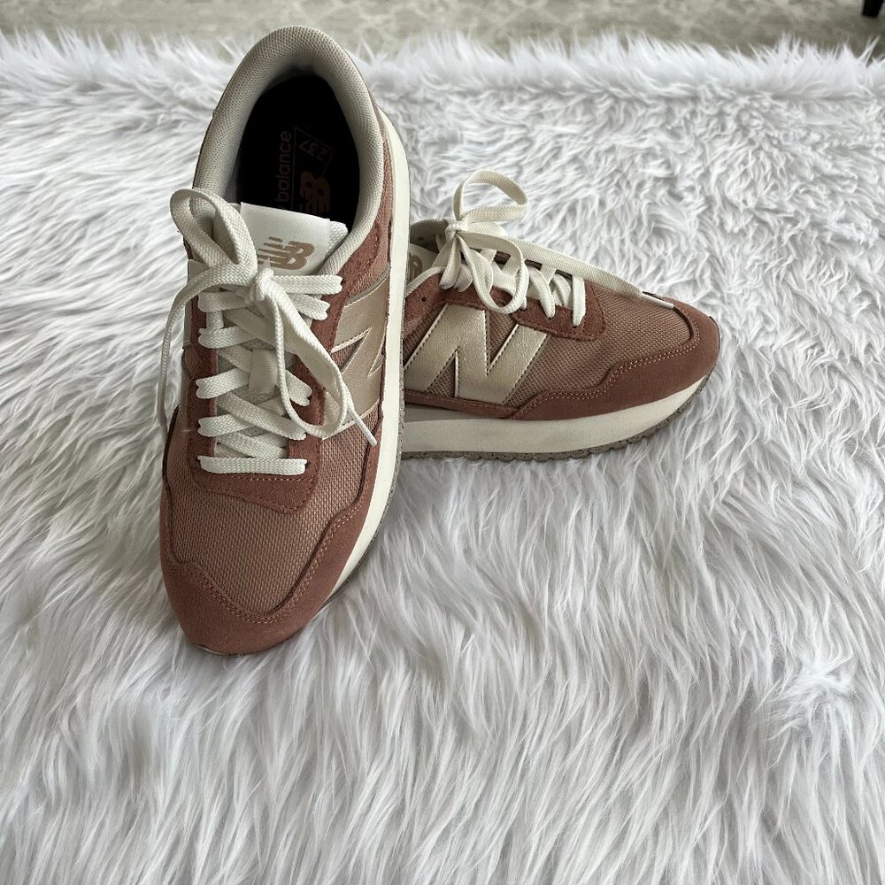 New Balance Women's Sneakers in Brown and Cream Suede-Mesh